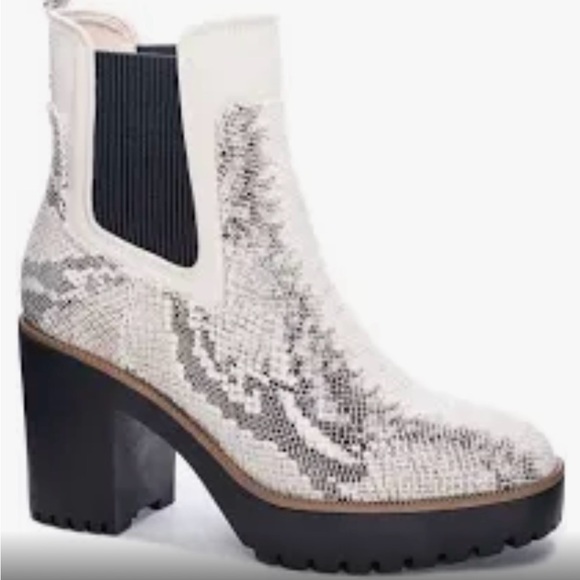 Women boots - Picture 1 of 6